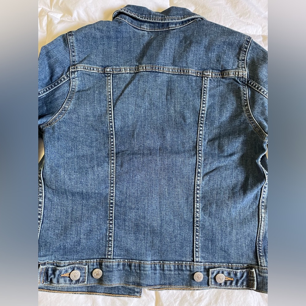 ⭐️Host Pick⭐️ Levi’s Classic Denim Trucker Jacket Slim fit Women’s Small NWOT - Picture 11 of 16